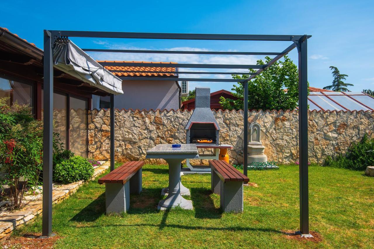 Holiday Home Jasminka Medulin Exterior photo
