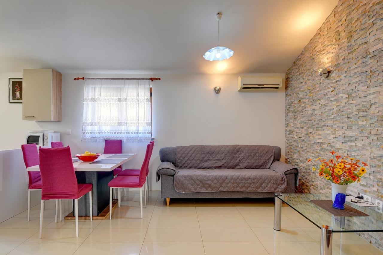 Holiday Home Jasminka Medulin Exterior photo