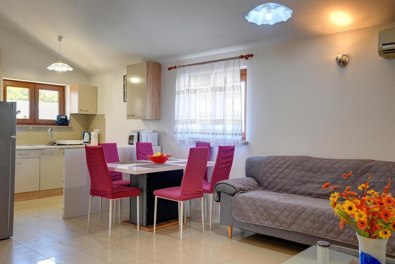 Holiday Home Jasminka Medulin Exterior photo